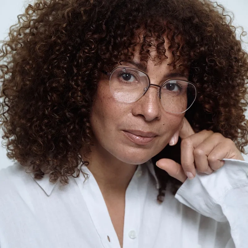 En brund båge med nylon.