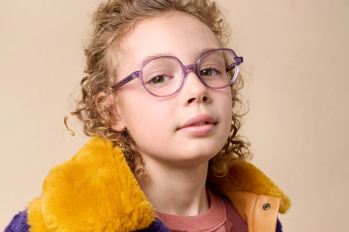 Acetatbåge ur Young-kollektionen